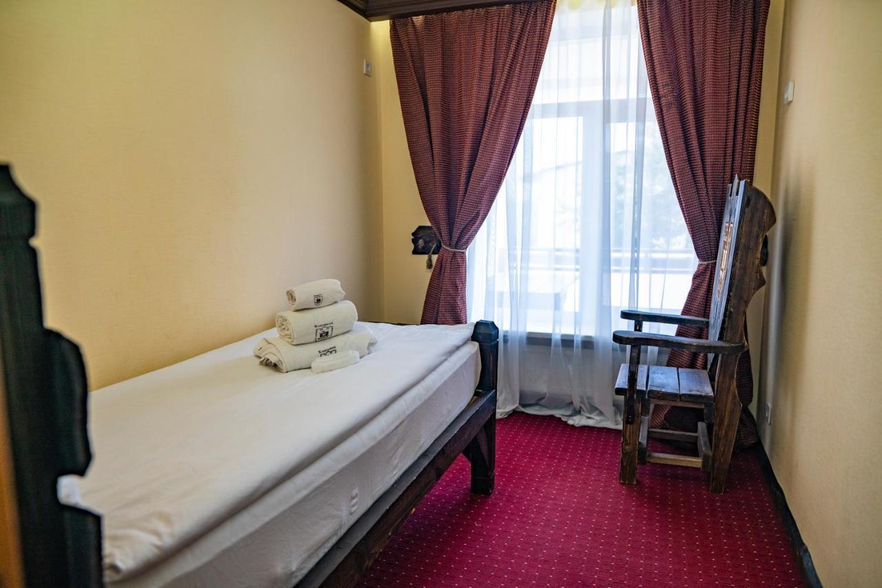 Dniprovskiy Dvir Stari Kodaky Dış mekan fotoğraf